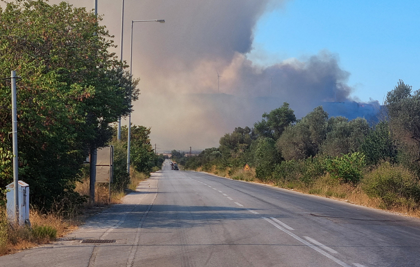 Φωτιά εντός οικισμού στην κοινότητα Γκραίκα Αχαΐας με κινητοποίηση πυροσβεστικών δυνάμεων