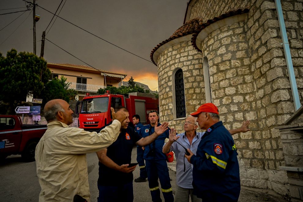 Καθημερινότητα διαταραγμένη από τις πυρκαγιές στο Δήμο Ξυλοκάστρου Ευρωστίνης