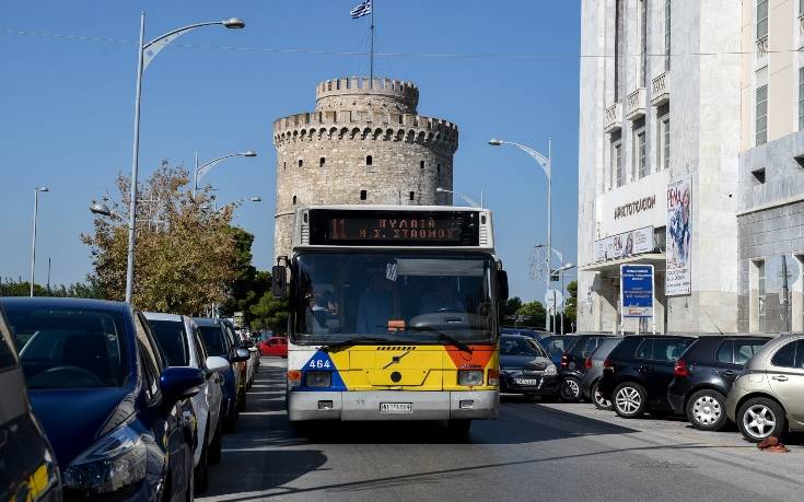 Τραυματισμοί επιβατών από σύγκρουση λεωφορείων στη Θεσσαλονίκη