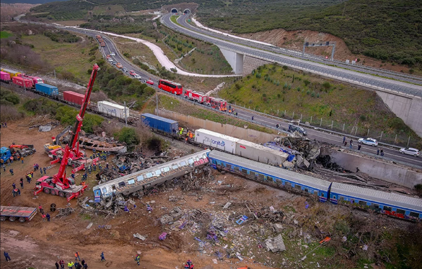 Ηθική Συμπαράσταση και Όχι Εισιτήρια από τις Οικογένειες των Θυμάτων των Τεμπών