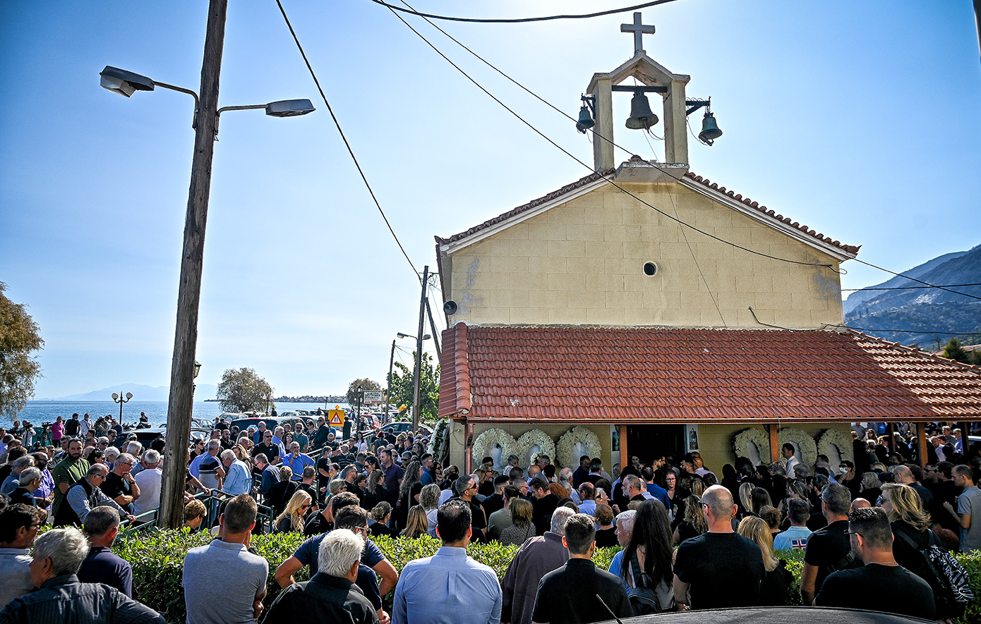 Βαρύ πένθος στην Κορινθία από τις τραγικές απώλειες στη φωτιά στο Ξυλόκαστρο